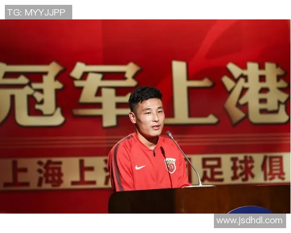 杨娜专访：探寻足球成功背后的秘诀与心路历程