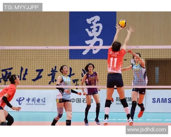 重庆排球队的速度之谜揭秘:排球巨献带你领略竞技魅力与团队精神 重庆排球队的速度之谜揭秘:排球巨献带你领略竞技魅力与团队精神