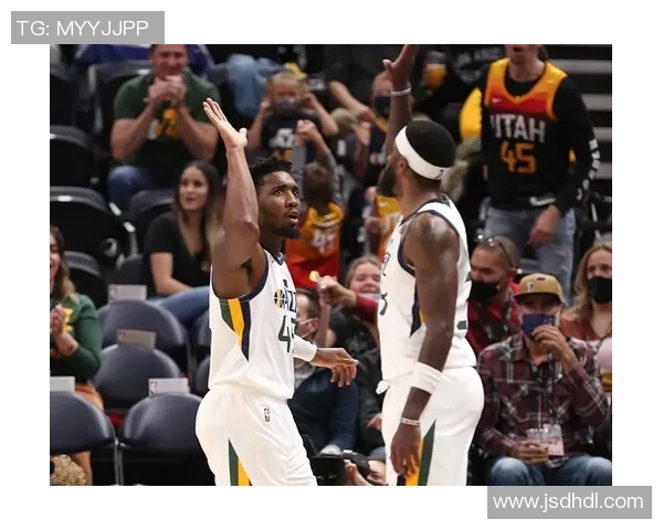 爵士与76人精彩对决回顾NBA录像带你重温比赛精彩瞬间