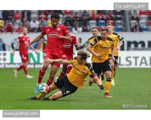 帕德伯恩与科隆激战成和比分揭晓双方表现引发热议